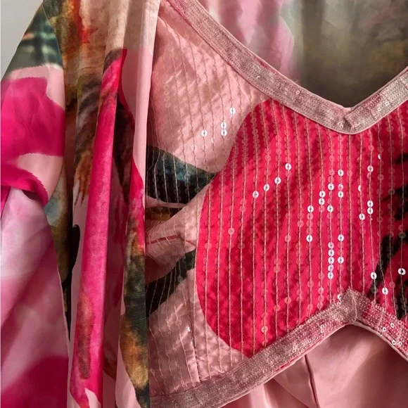 Floral Pink Women's Crepe Silk Kurta Set - Picture 7 of 9